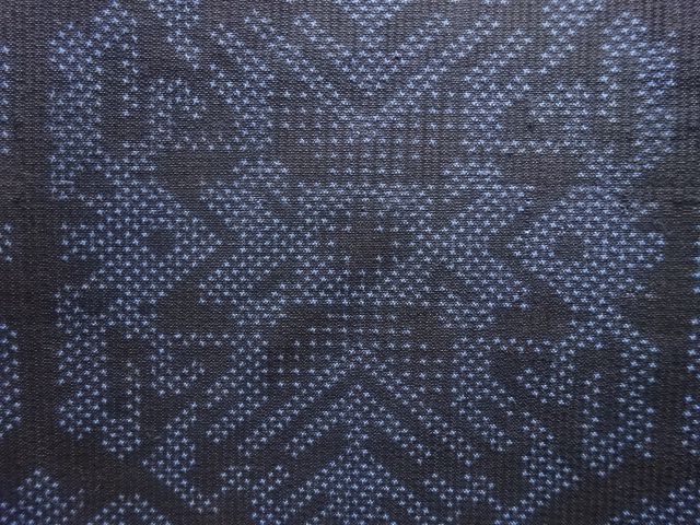  大特価品　未使用品　抽象模様織り出し本場泥大島紬着物アンサンブル(5マルキ)